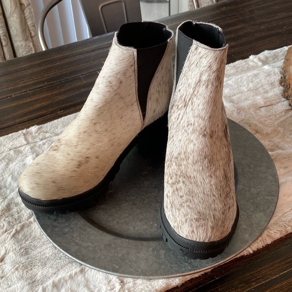 Alcala’s “Alondra” Cowhair Boots NIB - Picture 2 of 9